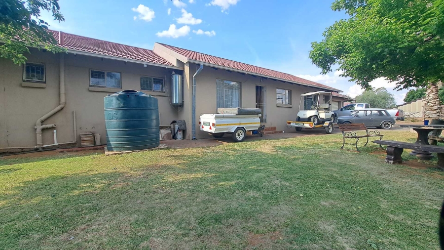 4 Bedroom Property for Sale in Uitsig Free State